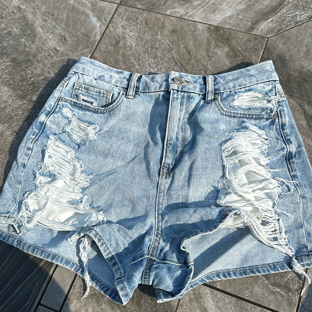 Ripped jeans shorts
